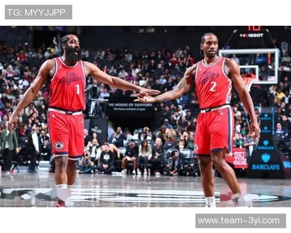 快船四连胜展现三分火力卡登与队友携手北伐勇夺胜利